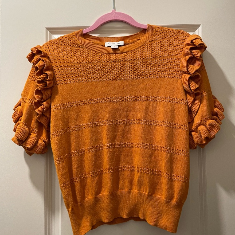 Fall brown seater top with ruffles Super cute